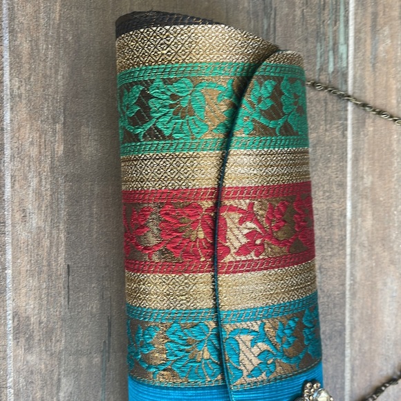 Beautiful clutch - Picture 4 of 10